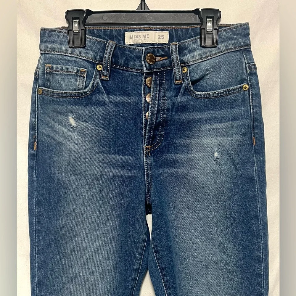Miss Me High Rise Straight Leg Distressed Denim Jeans Button Fly Classic Fit